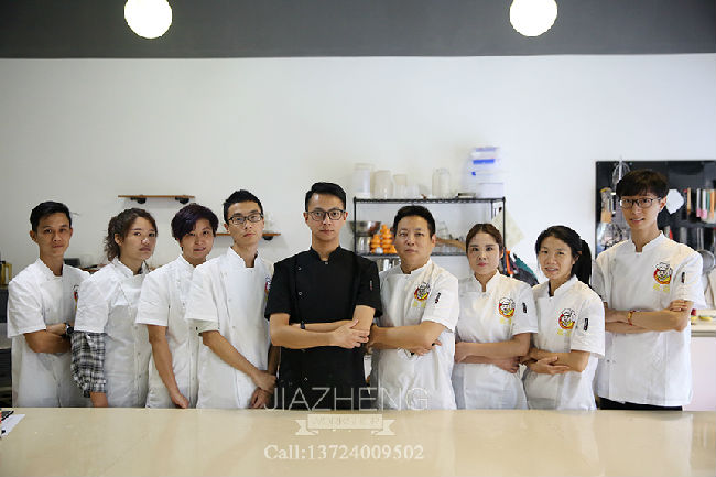 我們畢業(yè)了！嘉政甜品18.10.27期學員畢業(yè)合照